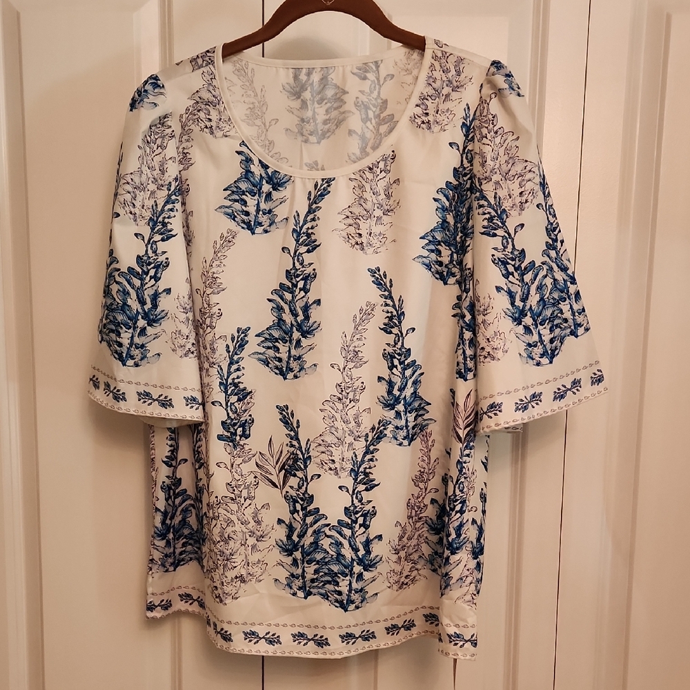 NWT Elegant Blue & White Floral Blouse with Short Puff Sleeves